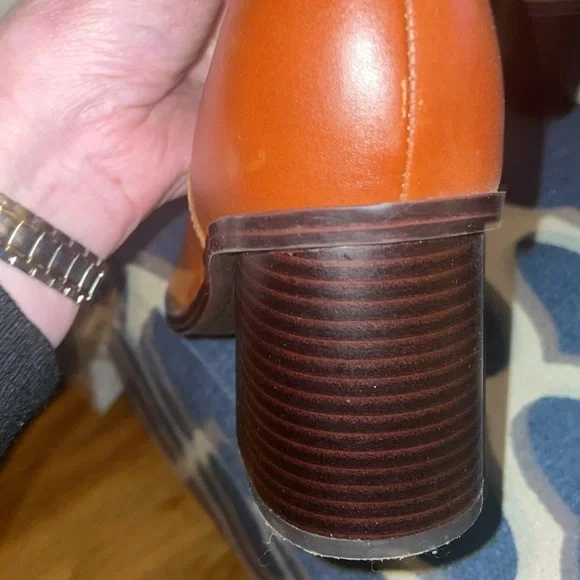 EUC Marc Fisher Boots  7 1/2 - Picture 7 of 9